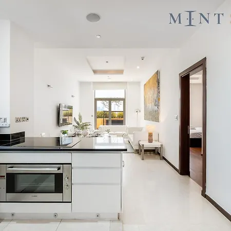 Tiara Beach Residences, Palm Jumeirah Dubai - Mint Stay Exterior photo