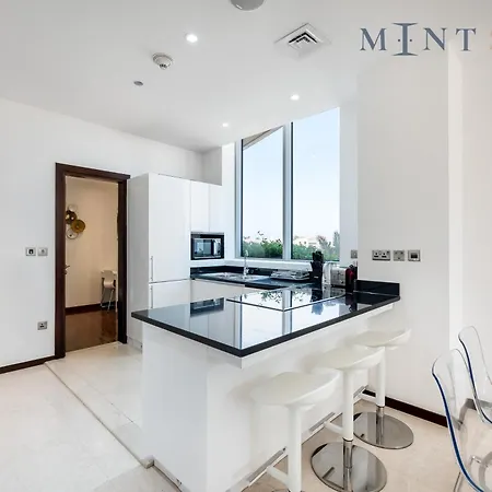 Tiara Beach Residences, Palm Jumeirah Dubai - Mint Stay Exterior photo