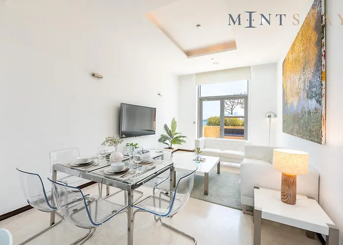Tiara Beach Residences, Palm Jumeirah Dubai - Mint Stay