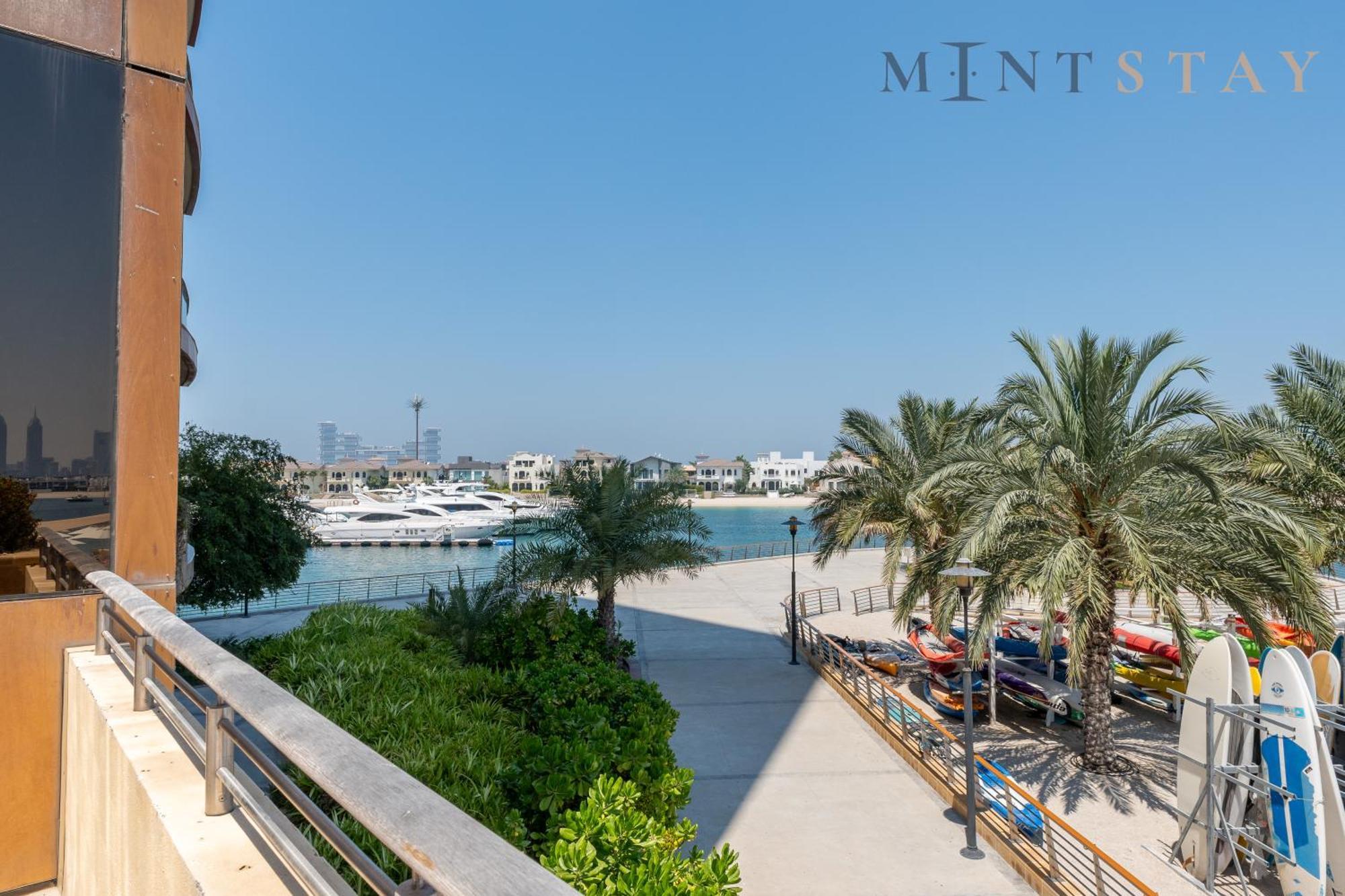 شقة Tiara Residences, Palm Jumeirah - Mint دبي